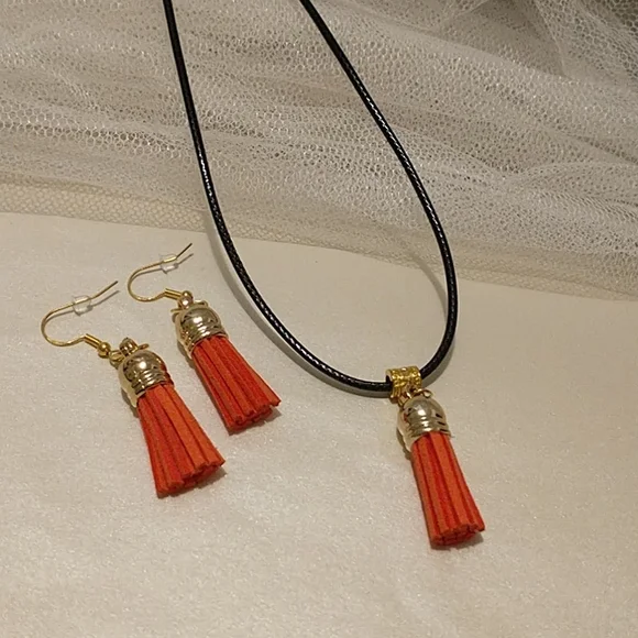 Salmon Color Tassel Set! - Picture 1 of 8